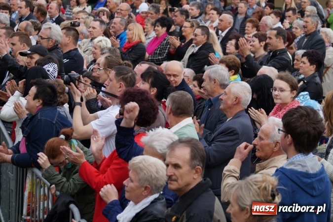 Zdjęcie w galerii na portalu naszraciborz.pl: Gang Marcela na zakończenie pierwszego dnia majówki w Nędzy wiadomości z regionu