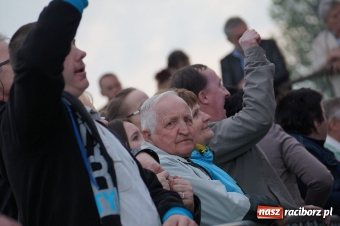 Zdjęcie w galerii na portalu naszraciborz.pl: Gang Marcela na zakończenie pierwszego dnia majówki w Nędzy wiadomości z regionu