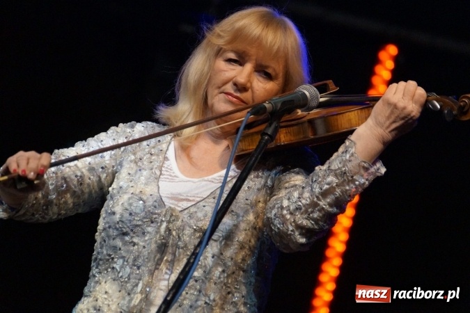 Zdjęcie w galerii na portalu naszraciborz.pl: Gang Marcela na zakończenie pierwszego dnia majówki w Nędzy wiadomości z regionu