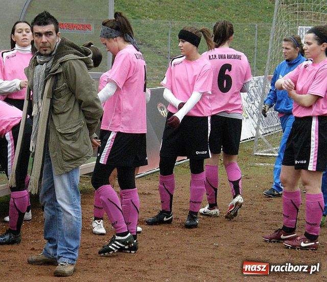 Zdjęcie w galerii na portalu naszraciborz.pl: Po ofiarnej walce z obu stron puchar został w Raciborzu wiadomości z regionu