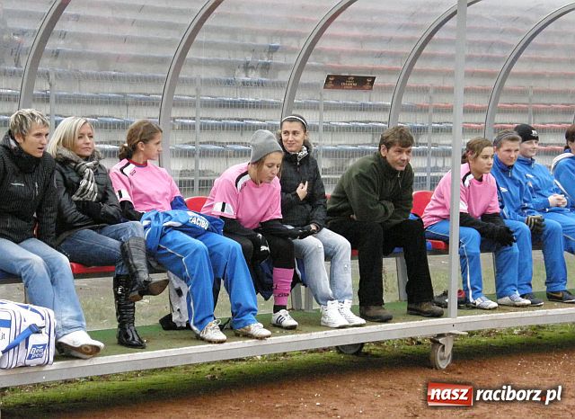 Zdjęcie w galerii na portalu naszraciborz.pl: Po ofiarnej walce z obu stron puchar został w Raciborzu wiadomości z regionu