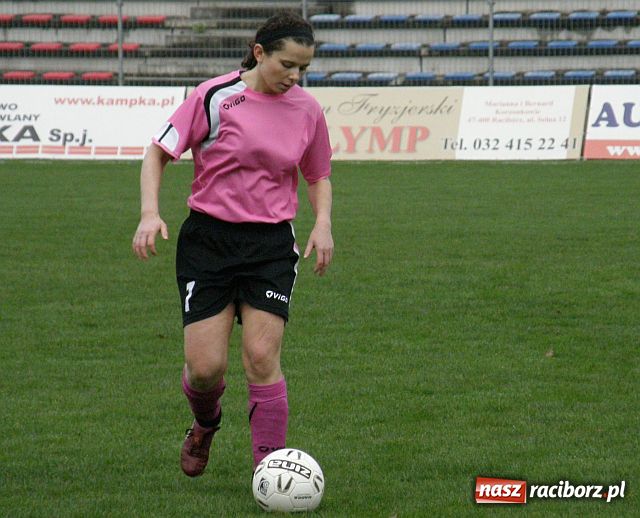 Zdjęcie w galerii na portalu naszraciborz.pl: Po ofiarnej walce z obu stron puchar został w Raciborzu wiadomości z regionu