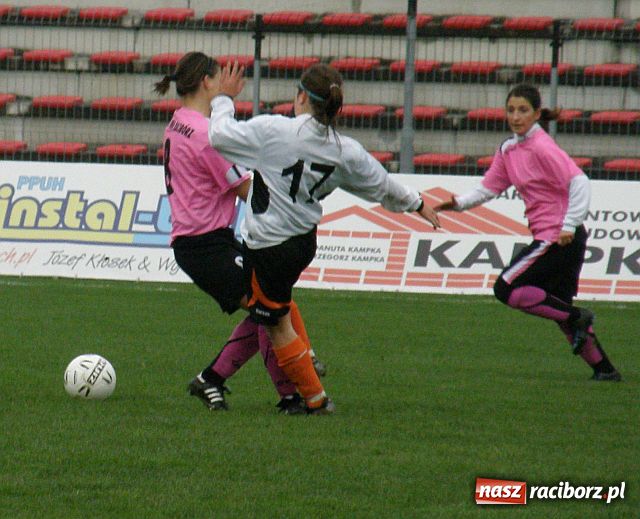 Zdjęcie w galerii na portalu naszraciborz.pl: Po ofiarnej walce z obu stron puchar został w Raciborzu wiadomości z regionu