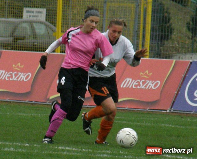 Zdjęcie w galerii na portalu naszraciborz.pl: Po ofiarnej walce z obu stron puchar został w Raciborzu wiadomości z regionu