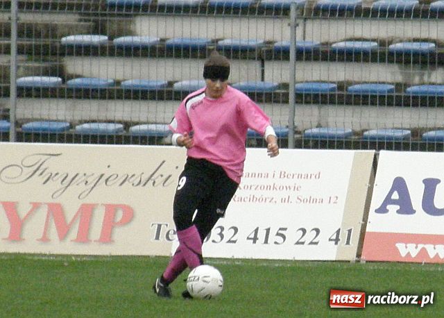 Zdjęcie w galerii na portalu naszraciborz.pl: Po ofiarnej walce z obu stron puchar został w Raciborzu wiadomości z regionu