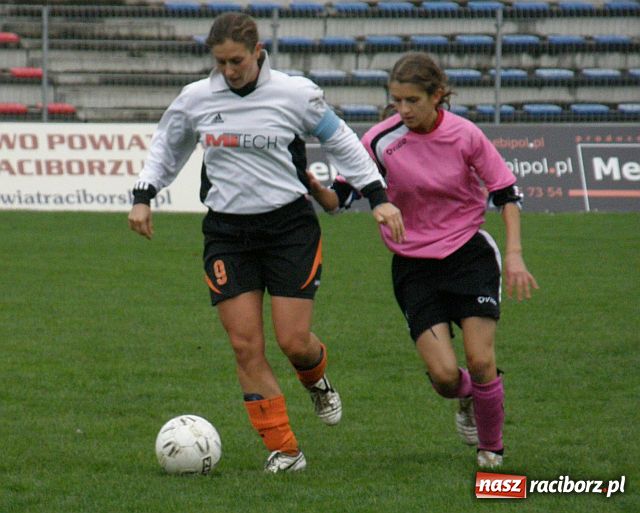 Zdjęcie w galerii na portalu naszraciborz.pl: Po ofiarnej walce z obu stron puchar został w Raciborzu wiadomości z regionu