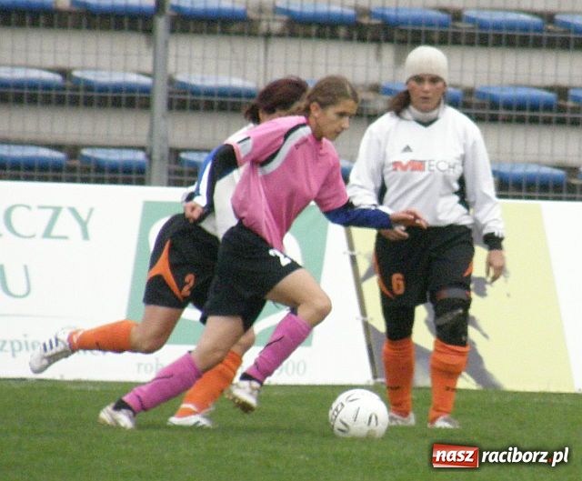 Zdjęcie w galerii na portalu naszraciborz.pl: Po ofiarnej walce z obu stron puchar został w Raciborzu wiadomości z regionu