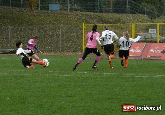 Zdjęcie w galerii na portalu naszraciborz.pl: Po ofiarnej walce z obu stron puchar został w Raciborzu wiadomości z regionu