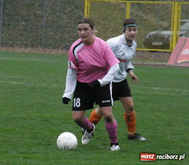 Zdjęcie w galerii na portalu naszraciborz.pl: Po ofiarnej walce z obu stron puchar został w Raciborzu wiadomości z regionu