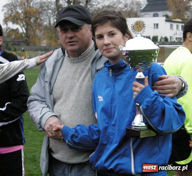Zdjęcie w galerii na portalu naszraciborz.pl: Po ofiarnej walce z obu stron puchar został w Raciborzu wiadomości z regionu