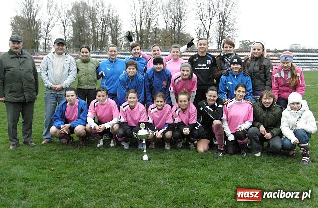 Zdjęcie w galerii na portalu naszraciborz.pl: Po ofiarnej walce z obu stron puchar został w Raciborzu wiadomości z regionu