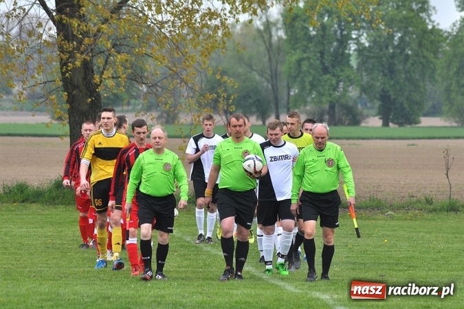 Zdjęcie w galerii na portalu naszraciborz.pl: Siedem goli w Bieńkowicach. Mateusz Foreiter katem Pstrążnej wiadomości z regionu