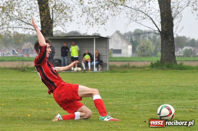 Zdjęcie w galerii na portalu naszraciborz.pl: Siedem goli w Bieńkowicach. Mateusz Foreiter katem Pstrążnej wiadomości z regionu