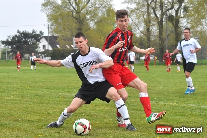 Zdjęcie w galerii na portalu naszraciborz.pl: Siedem goli w Bieńkowicach. Mateusz Foreiter katem Pstrążnej wiadomości z regionu