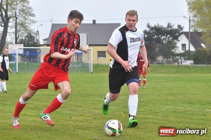 Zdjęcie w galerii na portalu naszraciborz.pl: Siedem goli w Bieńkowicach. Mateusz Foreiter katem Pstrążnej wiadomości z regionu