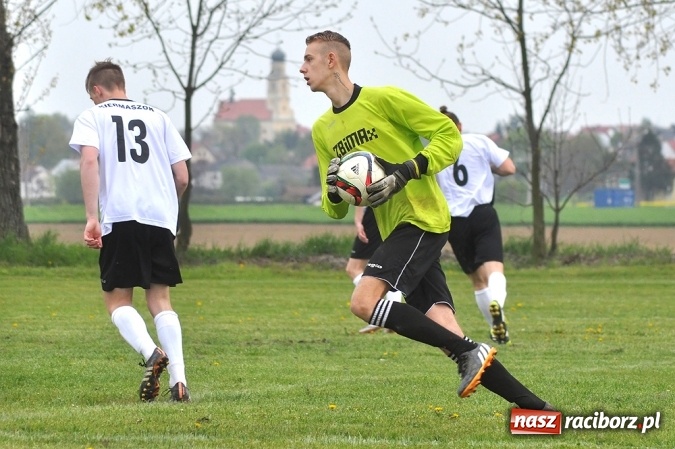 Zdjęcie w galerii na portalu naszraciborz.pl: Siedem goli w Bieńkowicach. Mateusz Foreiter katem Pstrążnej wiadomości z regionu