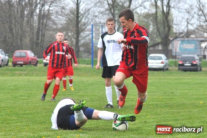 Zdjęcie w galerii na portalu naszraciborz.pl: Siedem goli w Bieńkowicach. Mateusz Foreiter katem Pstrążnej wiadomości z regionu