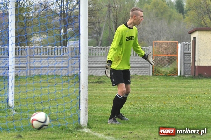 Zdjęcie w galerii na portalu naszraciborz.pl: Siedem goli w Bieńkowicach. Mateusz Foreiter katem Pstrążnej wiadomości z regionu