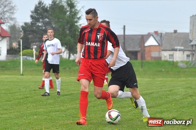 Zdjęcie w galerii na portalu naszraciborz.pl: Siedem goli w Bieńkowicach. Mateusz Foreiter katem Pstrążnej wiadomości z regionu