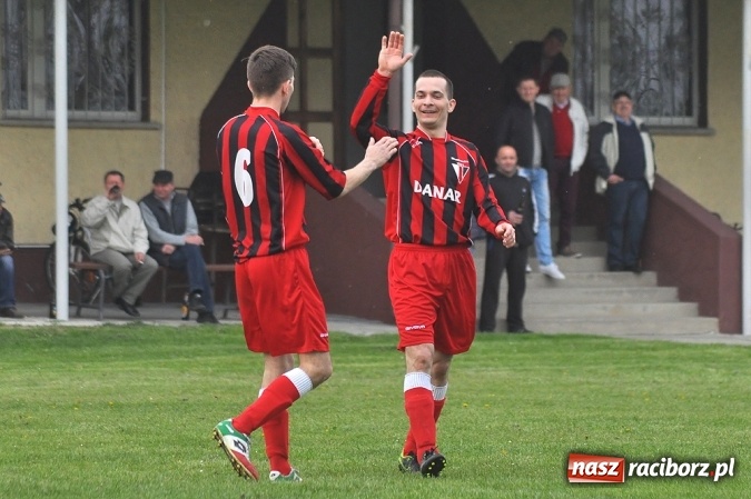 Zdjęcie w galerii na portalu naszraciborz.pl: Siedem goli w Bieńkowicach. Mateusz Foreiter katem Pstrążnej wiadomości z regionu