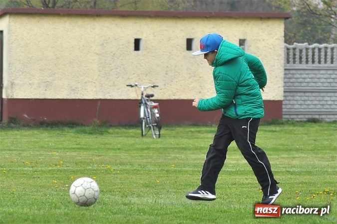 Zdjęcie w galerii na portalu naszraciborz.pl: Siedem goli w Bieńkowicach. Mateusz Foreiter katem Pstrążnej wiadomości z regionu
