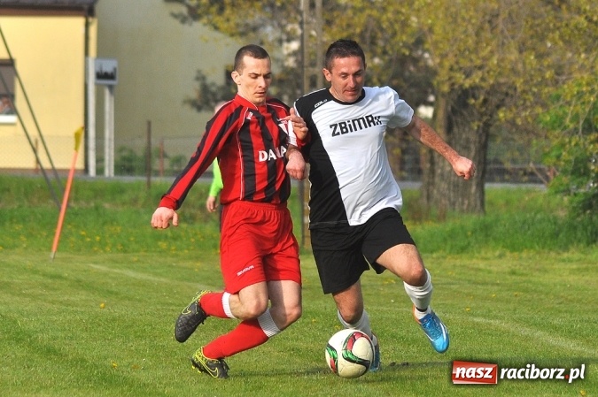 Zdjęcie w galerii na portalu naszraciborz.pl: Siedem goli w Bieńkowicach. Mateusz Foreiter katem Pstrążnej wiadomości z regionu