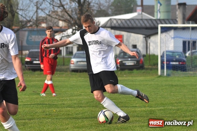 Zdjęcie w galerii na portalu naszraciborz.pl: Siedem goli w Bieńkowicach. Mateusz Foreiter katem Pstrążnej wiadomości z regionu