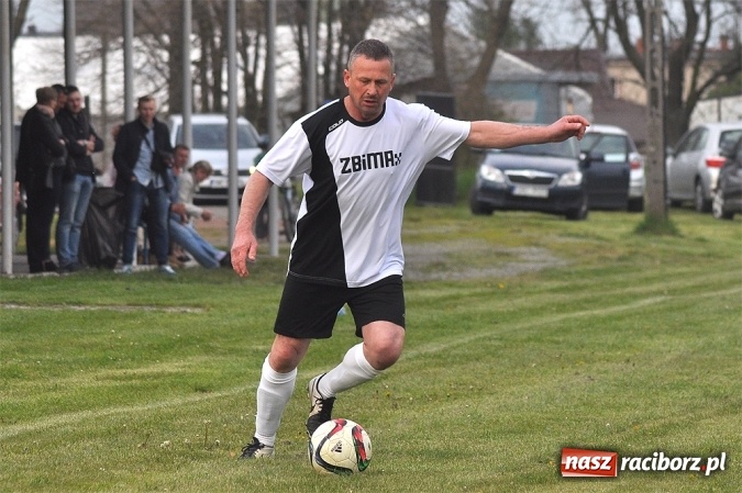 Zdjęcie w galerii na portalu naszraciborz.pl: Siedem goli w Bieńkowicach. Mateusz Foreiter katem Pstrążnej wiadomości z regionu