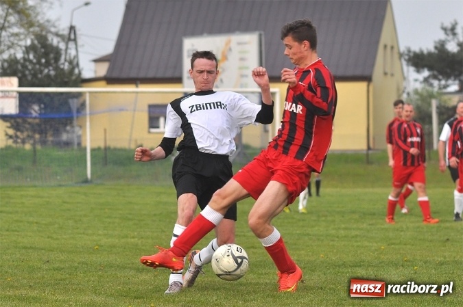 Zdjęcie w galerii na portalu naszraciborz.pl: Siedem goli w Bieńkowicach. Mateusz Foreiter katem Pstrążnej wiadomości z regionu