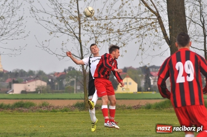 Zdjęcie w galerii na portalu naszraciborz.pl: Siedem goli w Bieńkowicach. Mateusz Foreiter katem Pstrążnej wiadomości z regionu