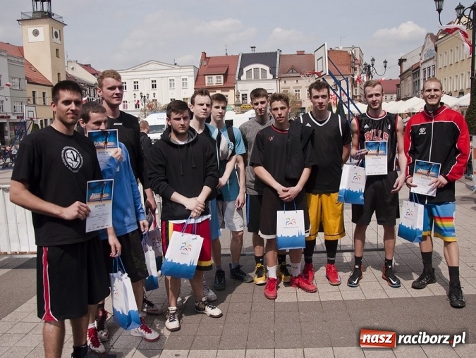 Zdjęcie w galerii na portalu naszraciborz.pl: Streetball. Zwycięstwo w Rybniku wiadomości z regionu