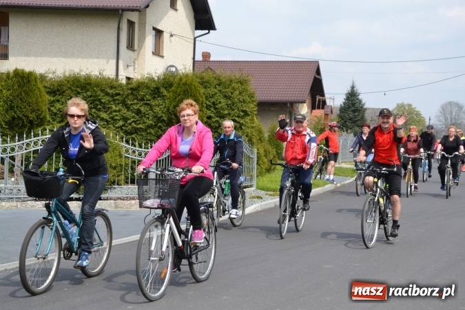 Zdjęcie w galerii na portalu naszraciborz.pl: Sezon rowerowy i marszów nordic walking w gminie Krzyżanowice oficjalnie rozpoczęty wiadomości z regionu