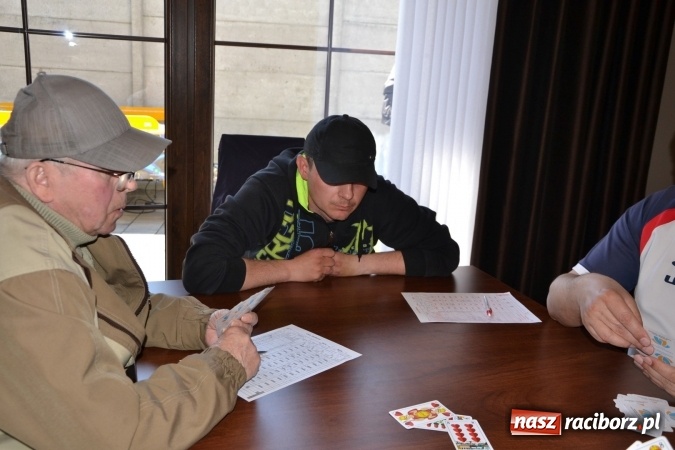 Zdjęcie w galerii na portalu naszraciborz.pl: Turnieju Skata o Puchar Wójta Gminy Krzyżanowice 2016 wiadomości z regionu