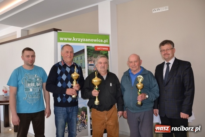 Zdjęcie w galerii na portalu naszraciborz.pl: Turnieju Skata o Puchar Wójta Gminy Krzyżanowice 2016 wiadomości z regionu