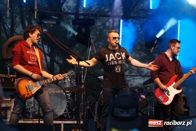 Zdjęcie w galerii na portalu naszraciborz.pl: Mocne uderzenie drugiego dnia majówki w Nędzy wiadomości z regionu