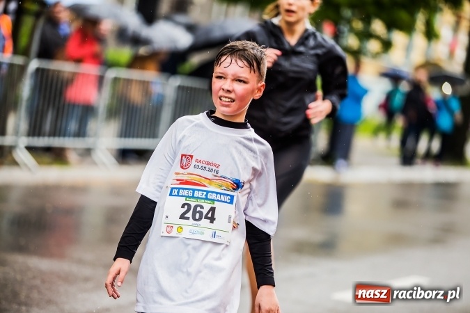Zdjęcie w galerii na portalu naszraciborz.pl: IX Raciborski Bieg Bez Granic - FOTOREPORTAŻ wiadomości z regionu