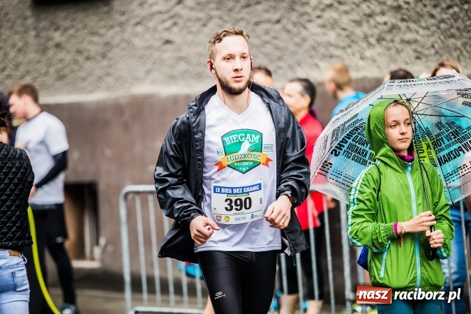 Zdjęcie w galerii na portalu naszraciborz.pl: IX Raciborski Bieg Bez Granic - FOTOREPORTAŻ wiadomości z regionu
