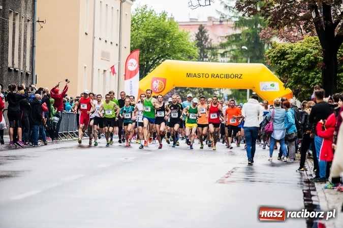 Zdjęcie w galerii na portalu naszraciborz.pl: IX Raciborski Bieg Bez Granic - FOTOREPORTAŻ wiadomości z regionu