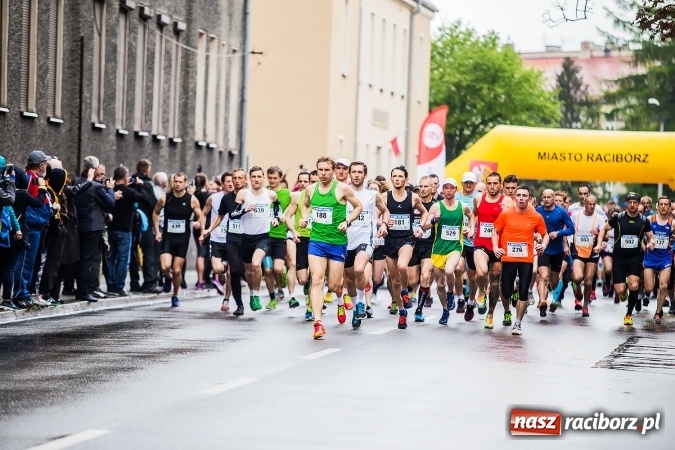 Zdjęcie w galerii na portalu naszraciborz.pl: IX Raciborski Bieg Bez Granic - FOTOREPORTAŻ wiadomości z regionu