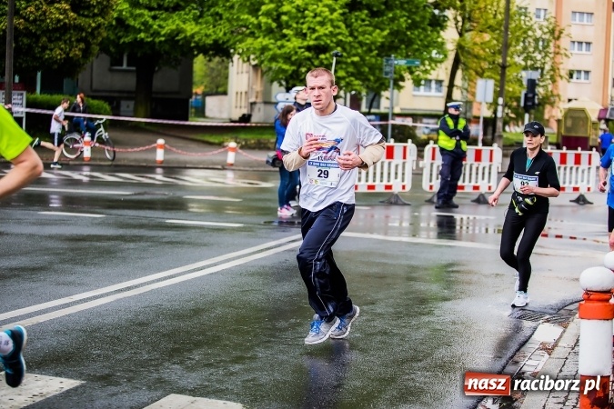Zdjęcie w galerii na portalu naszraciborz.pl: IX Raciborski Bieg Bez Granic - FOTOREPORTAŻ wiadomości z regionu