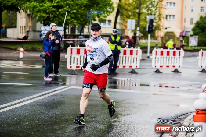Zdjęcie w galerii na portalu naszraciborz.pl: IX Raciborski Bieg Bez Granic - FOTOREPORTAŻ wiadomości z regionu
