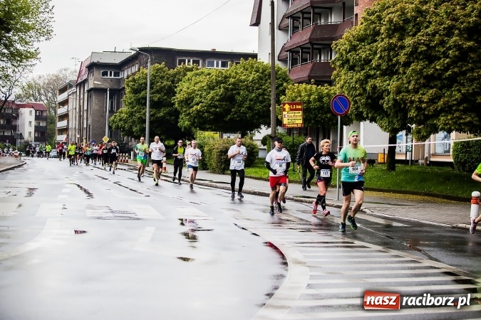 Zdjęcie w galerii na portalu naszraciborz.pl: IX Raciborski Bieg Bez Granic - FOTOREPORTAŻ wiadomości z regionu