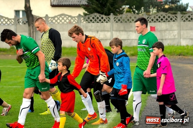 Zdjęcie w galerii na portalu naszraciborz.pl: Gole, kartki i kontuzja, czyli derby gminy Krzyżanowice wiadomości z regionu