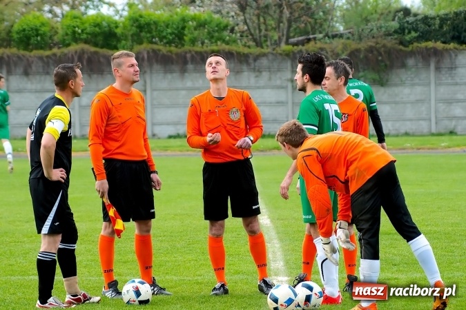 Zdjęcie w galerii na portalu naszraciborz.pl: Gole, kartki i kontuzja, czyli derby gminy Krzyżanowice wiadomości z regionu