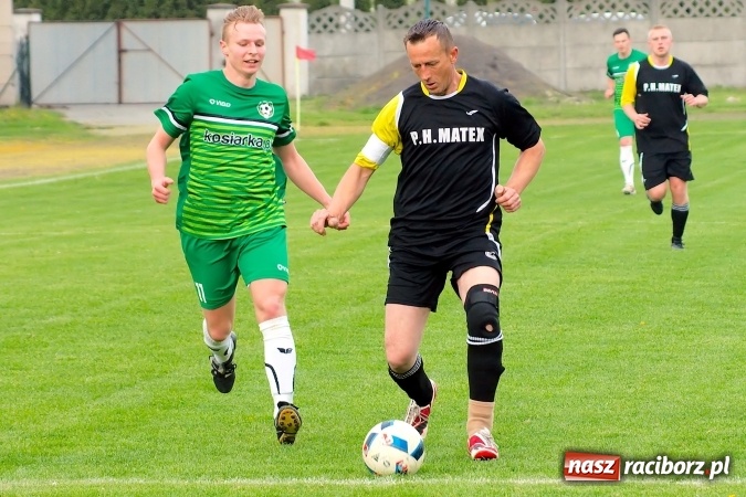 Zdjęcie w galerii na portalu naszraciborz.pl: Gole, kartki i kontuzja, czyli derby gminy Krzyżanowice wiadomości z regionu