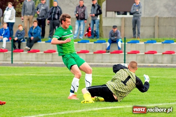 Zdjęcie w galerii na portalu naszraciborz.pl: Gole, kartki i kontuzja, czyli derby gminy Krzyżanowice wiadomości z regionu