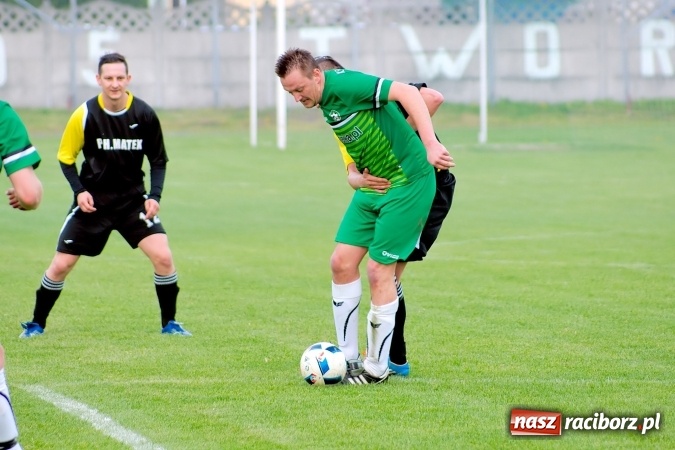 Zdjęcie w galerii na portalu naszraciborz.pl: Gole, kartki i kontuzja, czyli derby gminy Krzyżanowice wiadomości z regionu