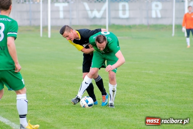 Zdjęcie w galerii na portalu naszraciborz.pl: Gole, kartki i kontuzja, czyli derby gminy Krzyżanowice wiadomości z regionu