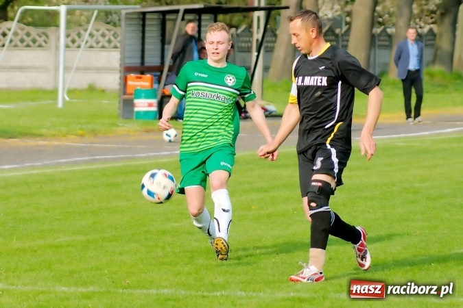 Zdjęcie w galerii na portalu naszraciborz.pl: Gole, kartki i kontuzja, czyli derby gminy Krzyżanowice wiadomości z regionu
