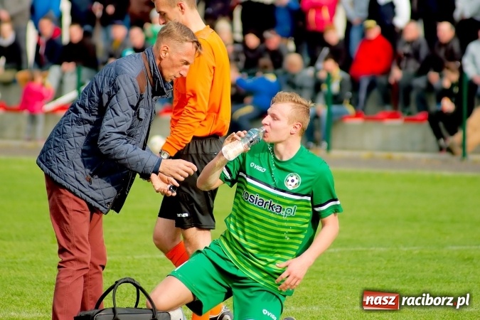 Zdjęcie w galerii na portalu naszraciborz.pl: Gole, kartki i kontuzja, czyli derby gminy Krzyżanowice wiadomości z regionu